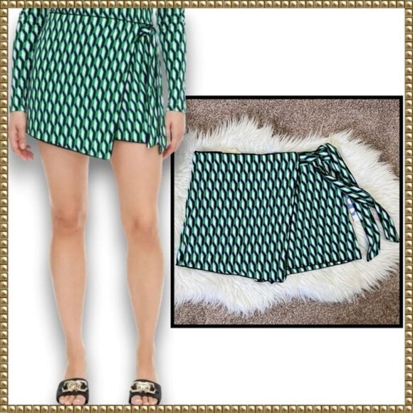 Diane von Furstenberg Target Green Geo Skort Large NWT - Picture 2 of 10